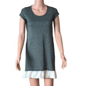 Black & White Shift Dress XS Ruffle Hem, Cap Sleeves. Stretch. Made in USA